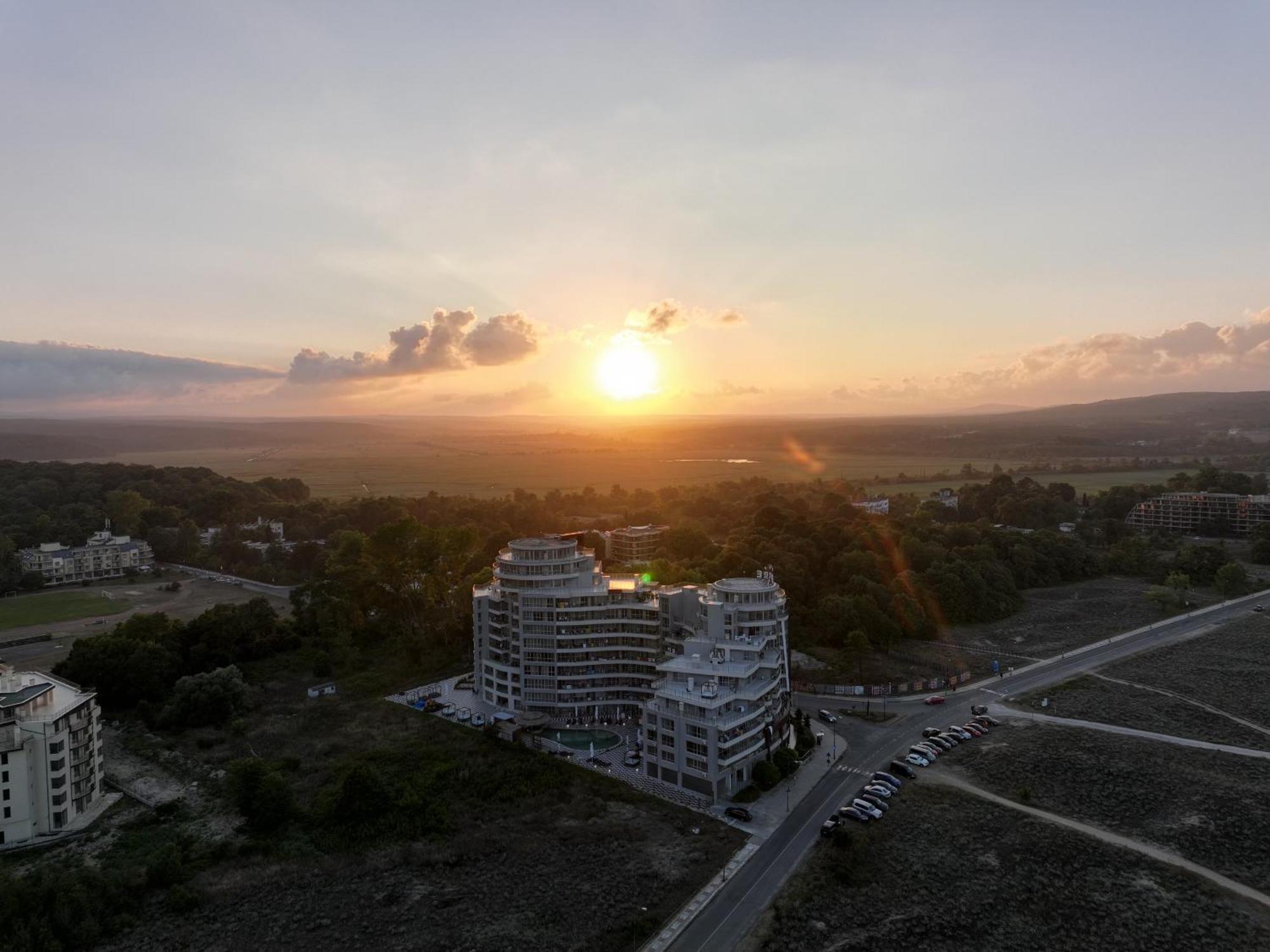 Allure Beach Resort Aparthotel 普里莫尔斯科 外观 照片